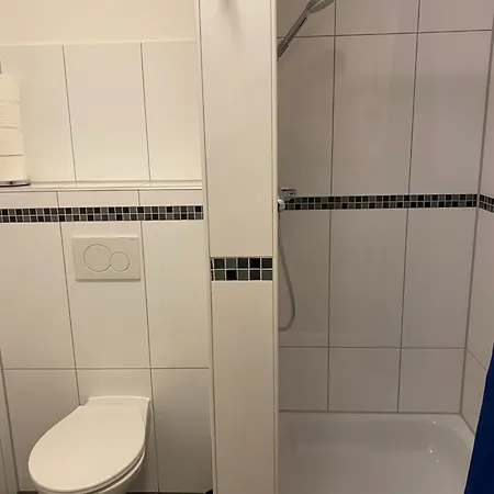 Lejlighed Mit 4 Schlafzimmer, Bis 6 Personen, Privatparkplatz *