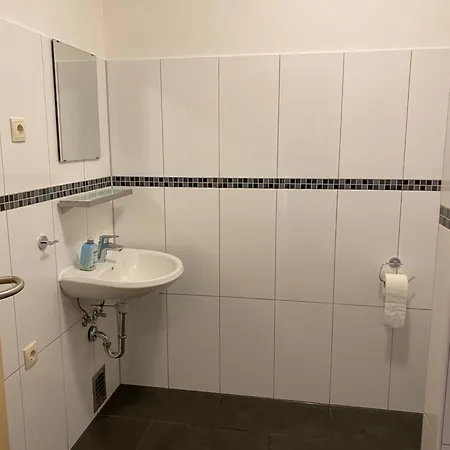 Mit 4 Schlafzimmer, Bis 6 Personen, Privatparkplatz Apartman Ludwigshafen am Rhein