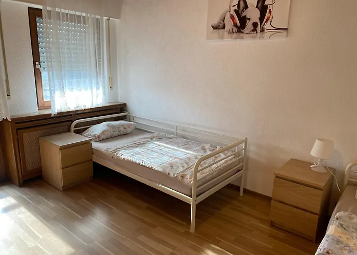 Mit 4 Schlafzimmer, Bis 6 Personen, Privatparkplatz